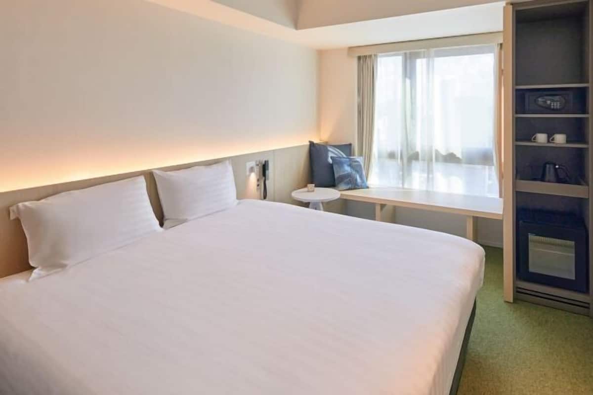 Caja fuerte, wifi gratis, ropa de cama