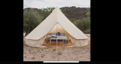 Delightful bell tent in Sedona with stunning views.