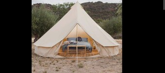 Delightful bell tent in Sedona with stunning views.