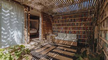 Comfort Room, 1 King Bed, Balcony | Terrace/patio