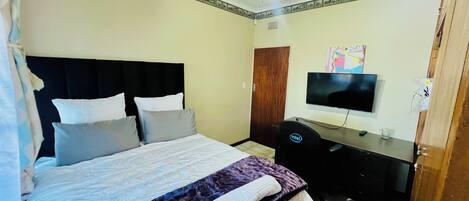 1 bedroom, iron/ironing board, internet