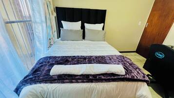 1 bedroom, iron/ironing board, internet