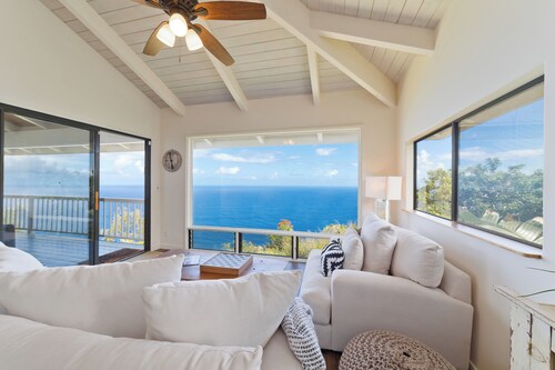 Tranquil Ocean View Cottage: Your Idyllic Escape at Waipio Valley, Big Island HI