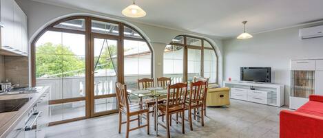 家庭公寓, 多間臥室 (Cesar's Karst Apartment Teran) | 內部