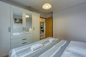 Family Apartment, Multiple Bedrooms (Cesar's Karst Apartment Ruj) | 2 bedrooms, iron/ironing board, free WiFi, bed sheets - Cesar\'s Karst Apartments (Sezana)