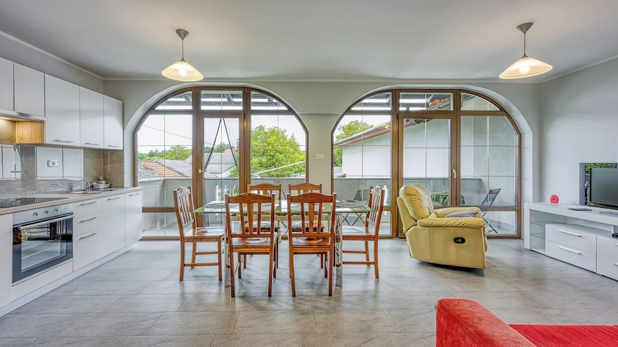 Cesar's Karst Apartment Teran