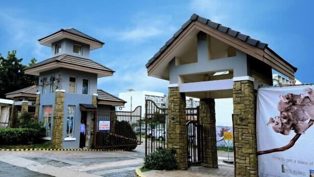 Exterior - La Casa Parañaque (Paranaque)