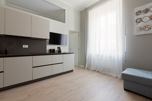 Interior - GuestHost - Washington Modern Apartment (Milano)