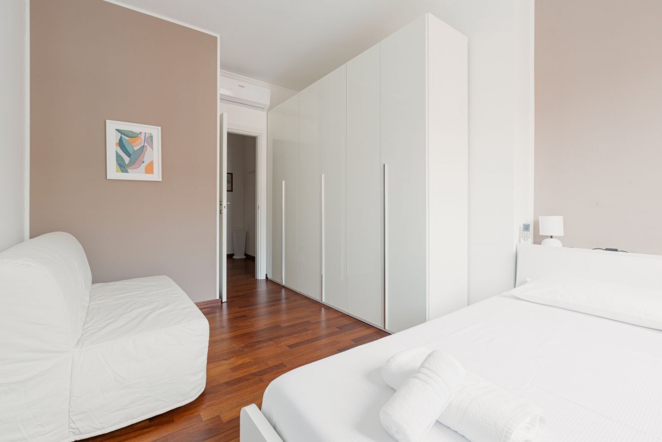 1 slaapkamer, een strijkplank/strijkijzer, wifi, beddengoed