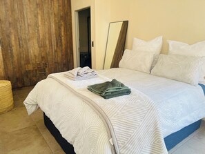 1 bedroom, WiFi - Spacious 1 bedroom apartment in Johannesburg (Johannesburg)