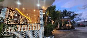 McRoyal Hotel