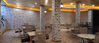 McRoyal Hotel