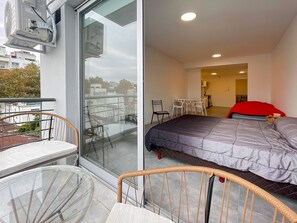 1 bedroom, iron/ironing board, internet, bed sheets
