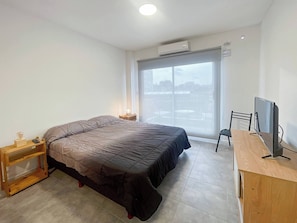 1 habitación, tabla de planchar con plancha, internet y ropa de cama 