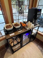 Desayuno con opciones de la cocina local incluido todos los días 