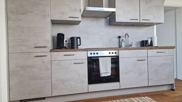 Refrigerador, horno, parrilla de estufa y lavavajillas
