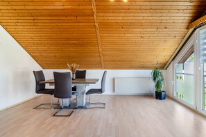 Dining - Apartment 'Fewo Georg' with Wi-Fi (Pfullendorf)