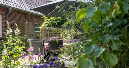 Ferienwohnung Himmelsblick" mit privater Terrasse, privatem Garten und Wi-Fi