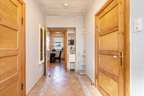 Interior - Holiday Home 'Ferienhaus Von Osten' with Private Terrace (Burg (Dithmarschen))