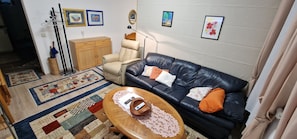 Télévision, lecteur de DVD, chaîne hi-fi