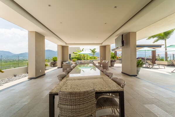 Outdoor dining