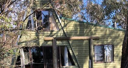 A Frame 2 b/room cabin, furnished, self contained. Free parking. Quite location