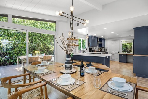 Stone Lagoon by AvantStay | Steps to the Beach + Backyard Oasis!