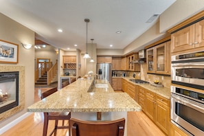 Fridge, microwave, oven, stovetop - Prime Location Near Skiing | Luxe All-Season Retreat by AvantStay (Truckee)