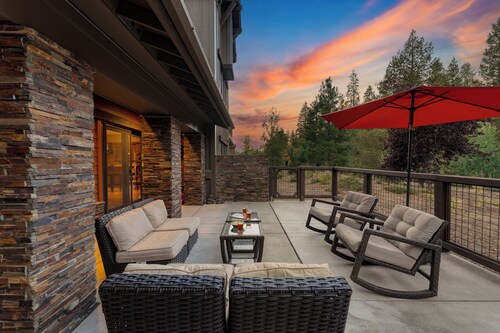 Prime Location Near Skiing | Luxe All-Season Retreat by AvantStay