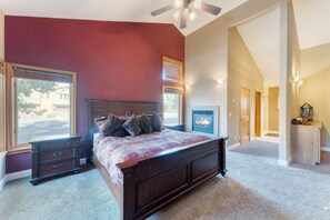 4 室のベッドルーム、旅行用ベビーベッド、WiFi (無料)、ベッドシーツ