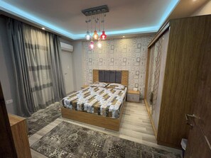 3 slaapkamers, een strijkplank/strijkijzer, gratis wifi, beddengoed