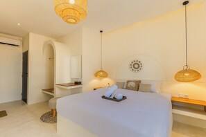Minibar, individually decorated, individually furnished, desk - Villa Ummara Sanur (Denpasar)