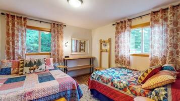 1 bedroom, laptop workspace, free wired internet