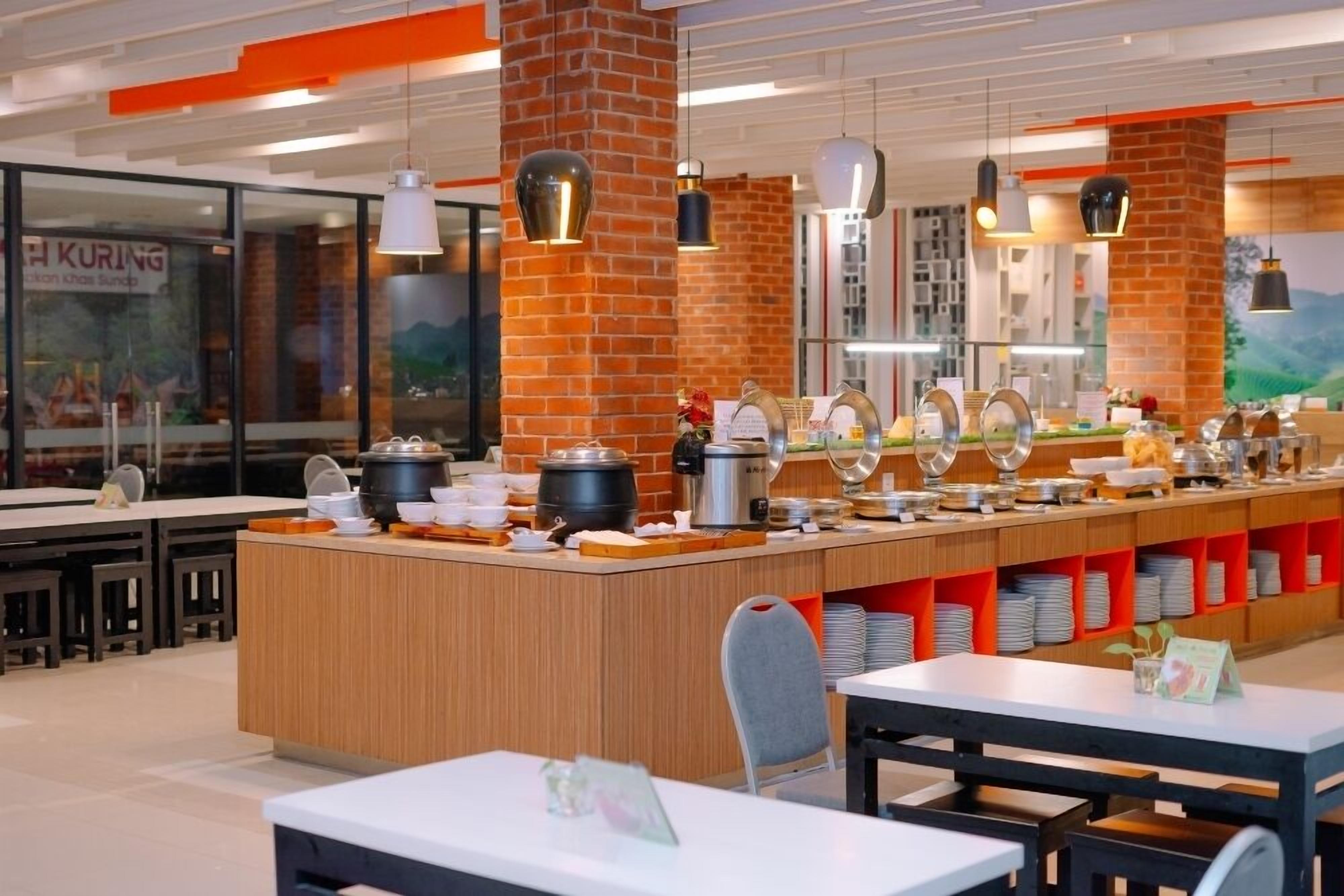 Desayuno buffet diario (IDR 120000 por persona)