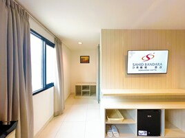 Desk, laptop workspace, free WiFi