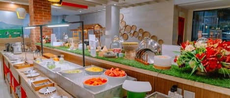Desayuno buffet (IDR 120000 por persona)