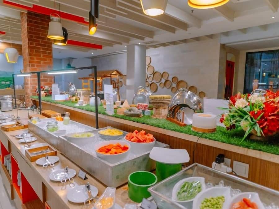 Daily buffet breakfast (IDR 120000 per person)