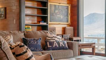 Televisión, futbolito, mesa de ping pong, estéreo