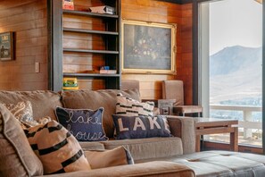 Televisio, pöytäjalkapallopöytä, pöytätennispöytä, stereot