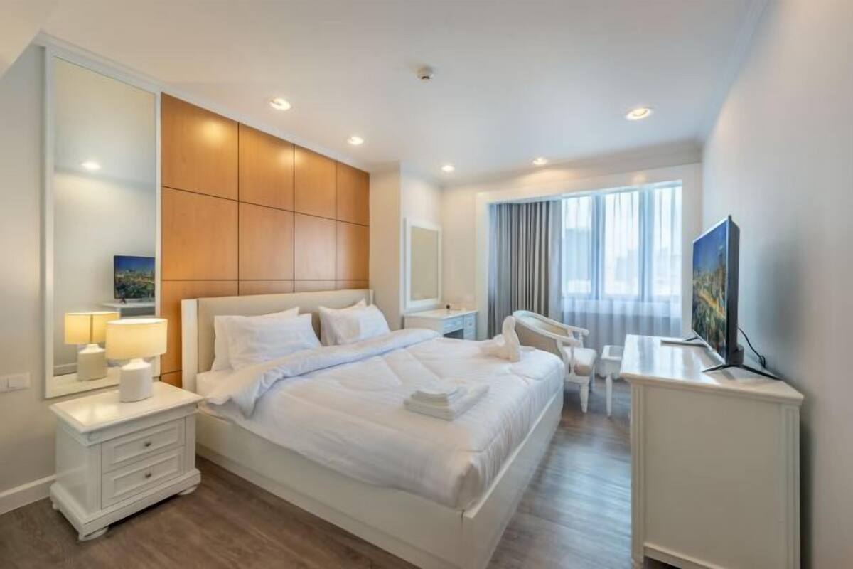 1 bedroom, blackout curtains, free WiFi