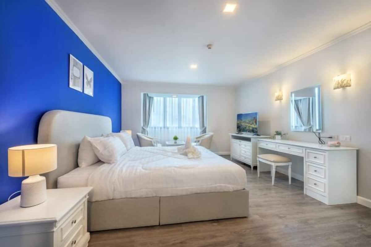 1 bedroom, blackout curtains, free WiFi
