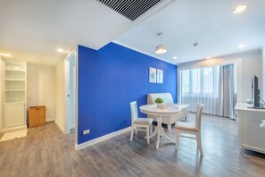 Appartement Standard, vue ville | 1 chambre, rideaux occultants, Wi-Fi gratuit