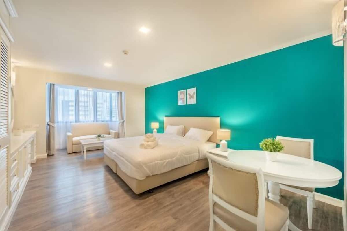 1 bedroom, blackout curtains, free WiFi