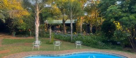 客房, 1 間臥室, 吸煙房, 庭院 | 游泳池 | 室外游泳池