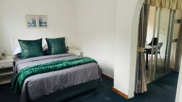 Room, 1 Bedroom, Smoking, Patio | 1 bedroom