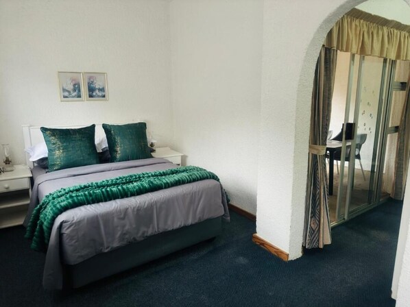 Room, 1 Bedroom, Smoking, Patio