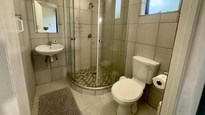 Kamer, 1 slaapkamer, roken, terras | Badkamer