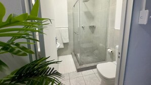 Habitación, 1 habitación, con acceso para personas discapacitadas, para fumadores | Baño