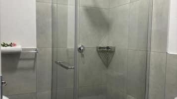 Kamar, 1 kamar tidur, akses difabel, Boleh Merokok | Shower kamar mandi