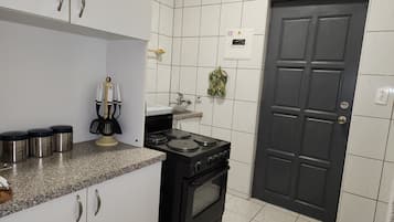 Room, 1 Bedroom, Smoking, Patio | Interior